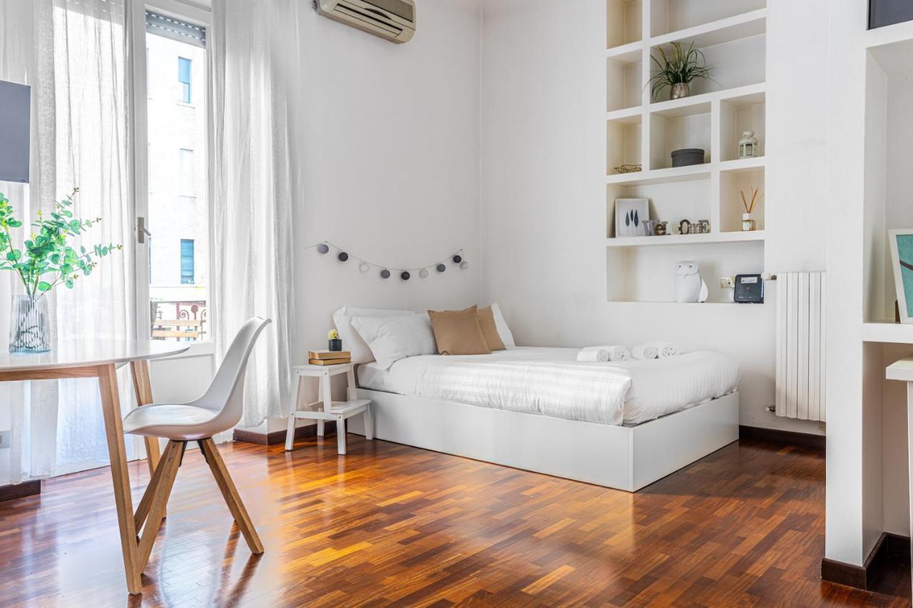 Altido Lovely Studio With Balcony In Appartamento